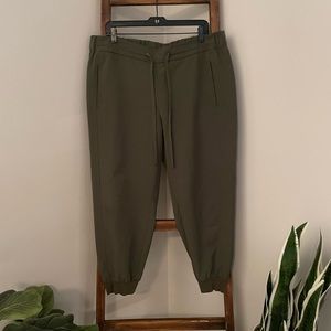 Prologue Olive Jogger Trouser